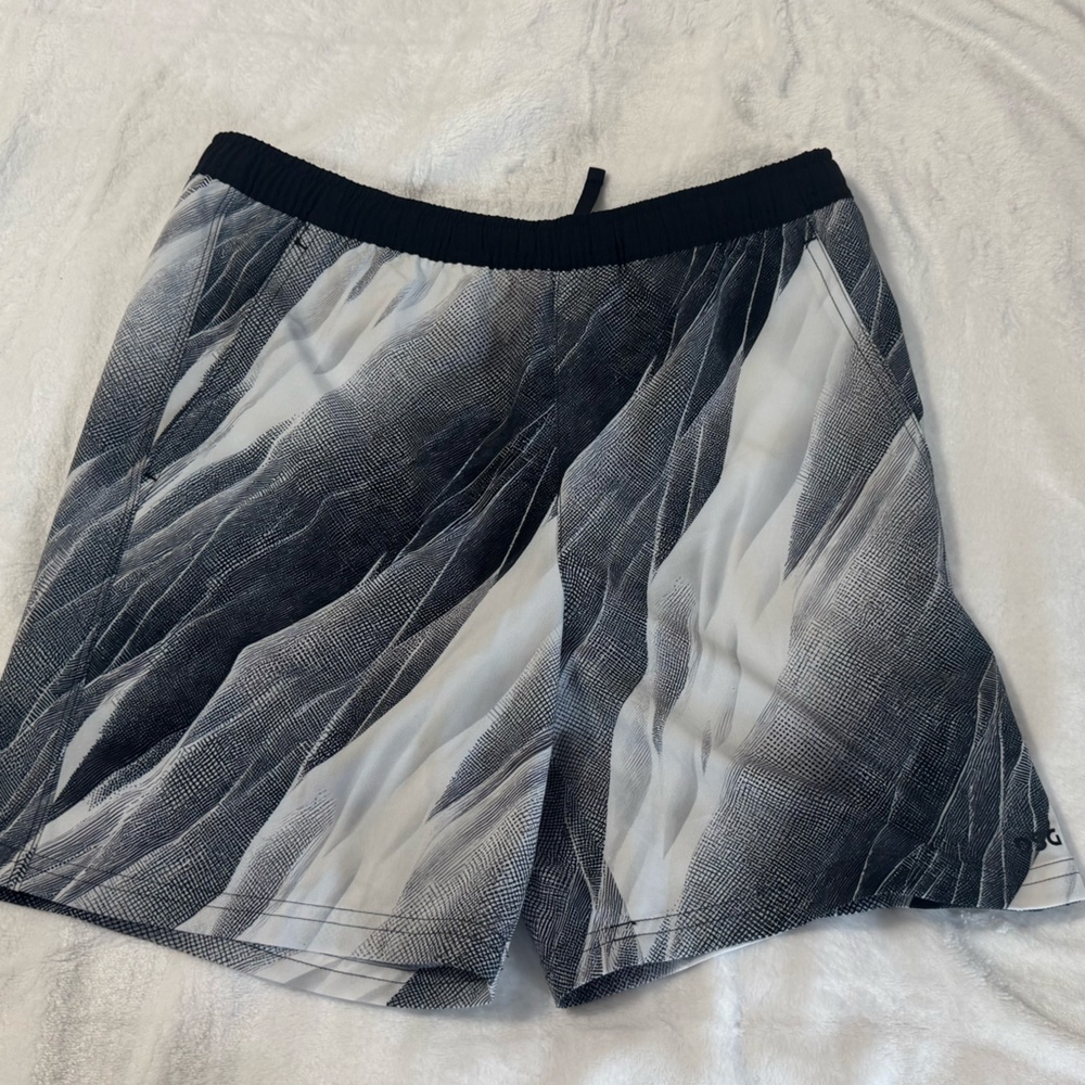 DSG Boy’s Pure White AI Formation Agility Short Size L - Picture 1 of 7